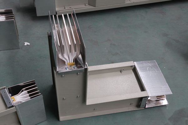 ���̰���