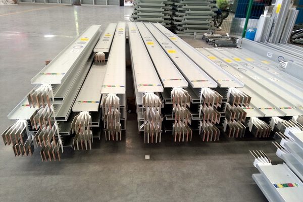 ���̰���